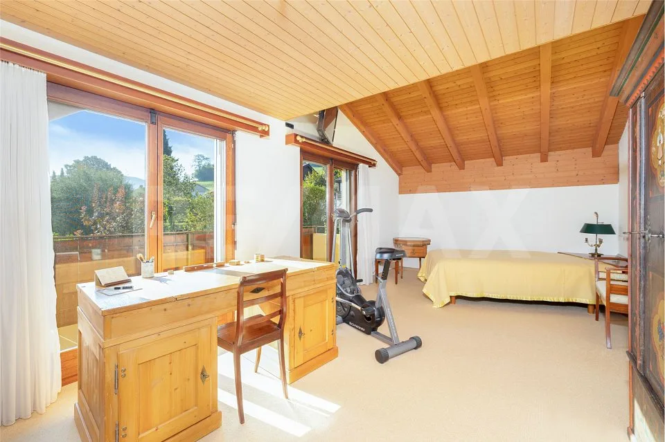 Family-friendly home with lots of comfort, garden idyll, and double garage – photo 8 of 13