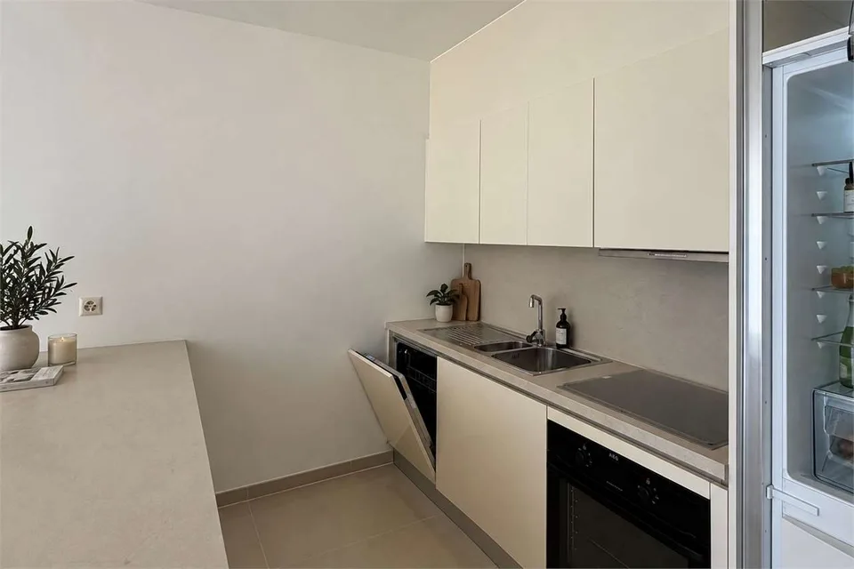 Exclusive apartment with breathtaking views of Lake Maggiore – photo 3 of 11