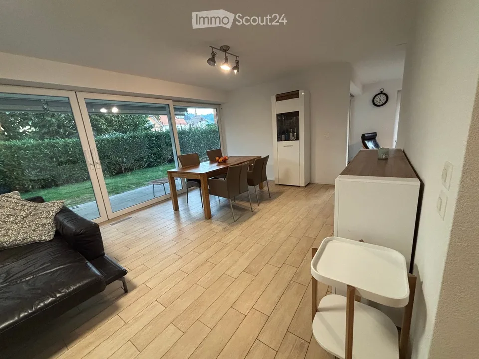 Übernahme des Mietvertrags 4,5 Zimmer in Broc (EG mit großem Garten) – Foto 2 von 5