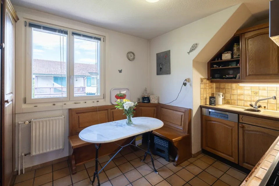 3.5 Room Attic Apartment with Magnificent Panoramic View of Belp – photo 11 of 13