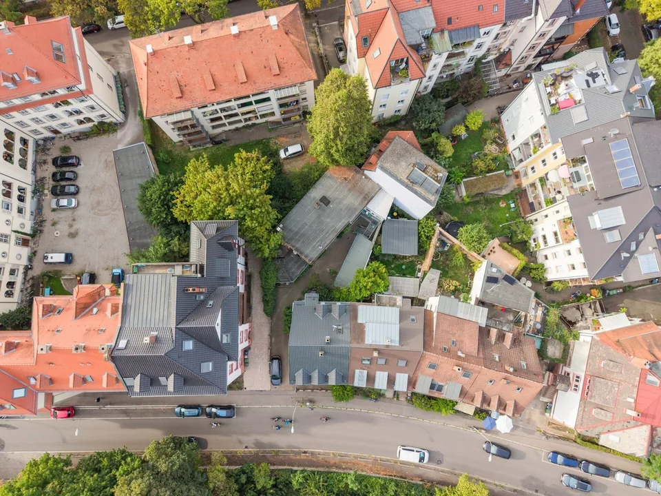 Apartment building with greened commercial courtyard in the Wiehre, 5 residential and 4 – photo 7 of 13