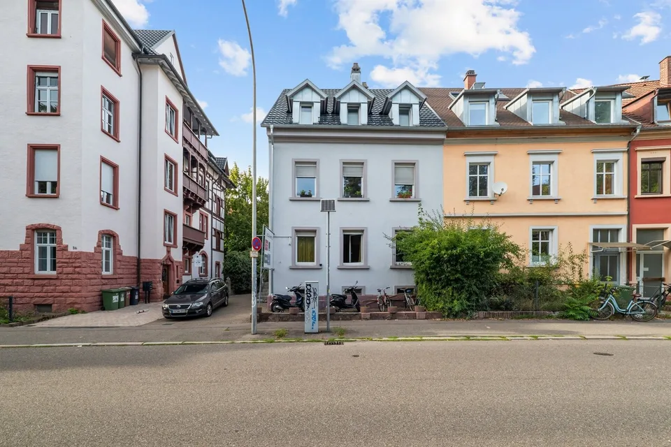 Apartment building with greened commercial courtyard in the Wiehre, 5 residential and 4 – photo 4 of 13
