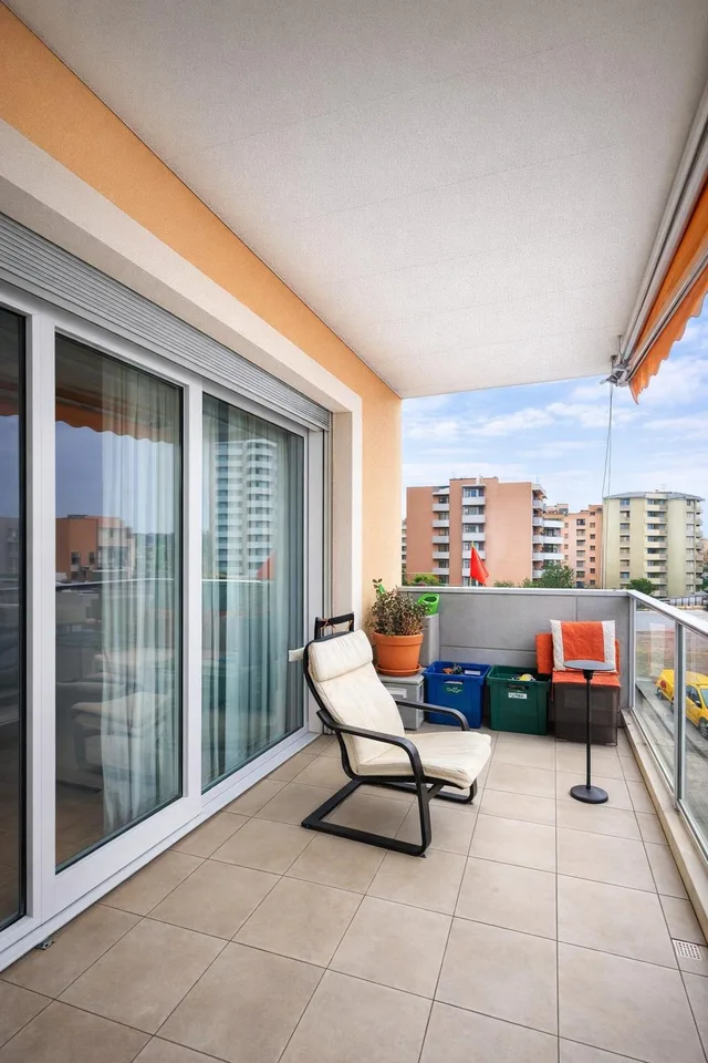 Refined 3.5-room apartment with covered terrace and premium finishes. – photo 14 of 25