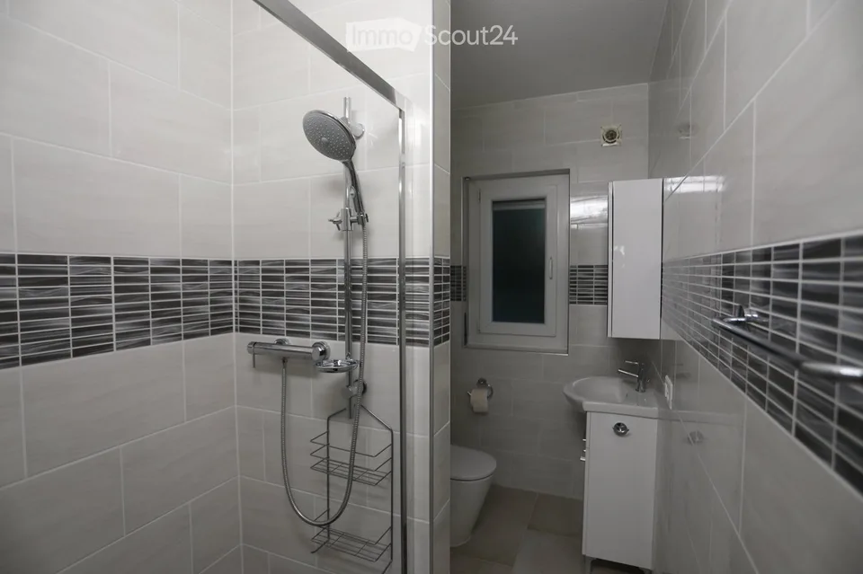 Vacallo - Geräumige 3,5-Zimmer-Wohnung mit Terrasse – Foto 4 von 5