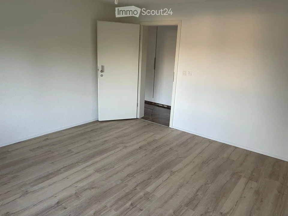 Sehr schönes 3.5-Zimmer-Apartment, komplett renoviert. Erstvermietung – Foto 3 von 5