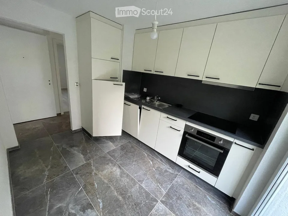 Sehr schönes 3.5-Zimmer-Apartment, komplett renoviert. Erstvermietung – Foto 2 von 5