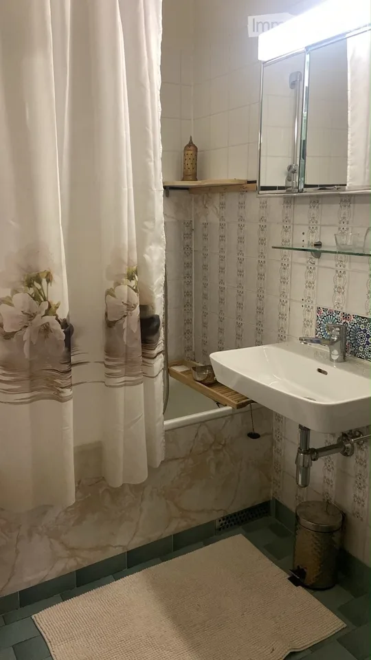 Zimmer + Badezimmer – Foto 2 von 3