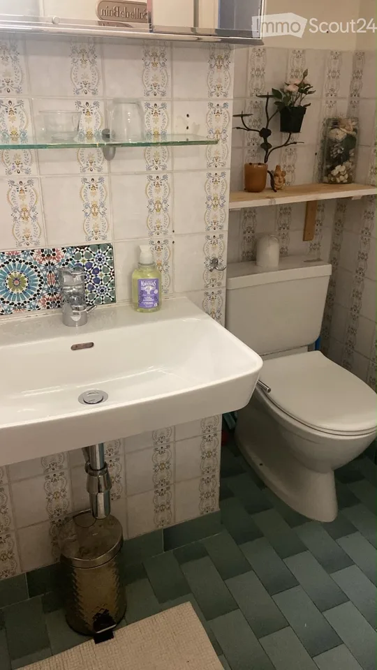 Zimmer + Badezimmer – Foto 3 von 3