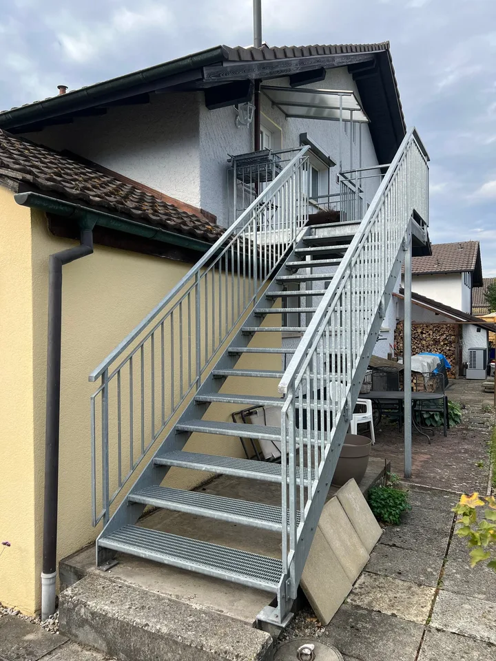 Charmantes 5.5-Zimmer-Zweifamilienhaus in Langenthal – Foto 2 von 10