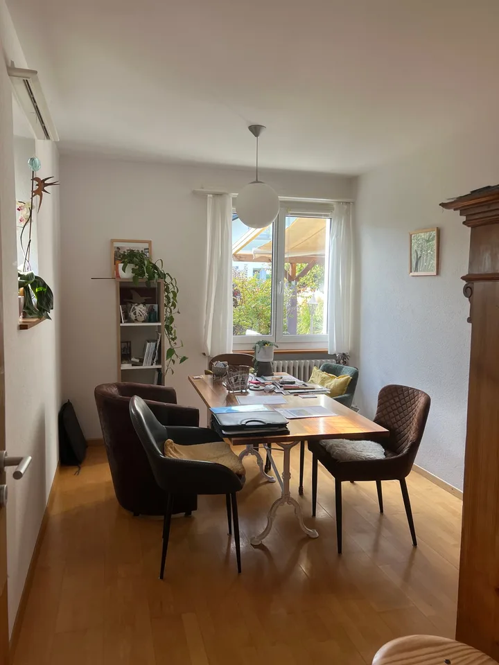 Charmantes 5.5-Zimmer-Zweifamilienhaus in Langenthal – Foto 5 von 10