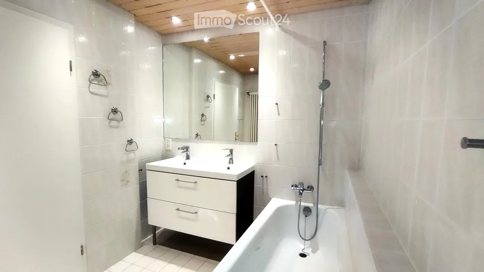Grosszügige 4.5 Zimmer-Wohnung mit sonniger Terrasse – Foto 5 von 13