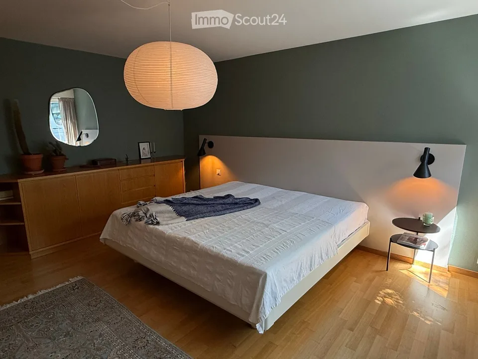Renovierte, möblierte Wohnung mit Garten und Seeblick – Foto 2 von 5