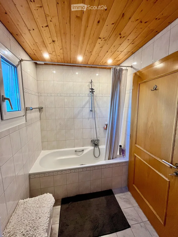 Übernahme Mietvertrag - Geräumiges Duplex mit 4.5 Zimmern und 140m² + Dachboden – Foto 11 von 13