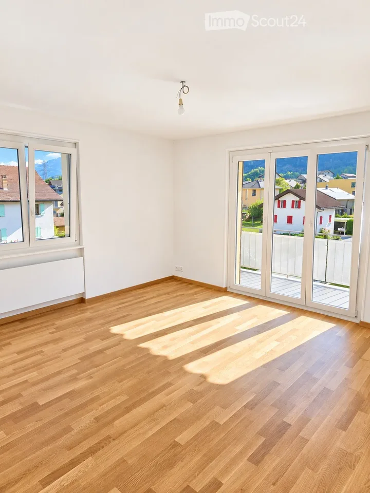 Schönes Appartement mit 4.5 Zimmern, 80m2, Balkonen und Parkplätzen – Foto 2 von 5