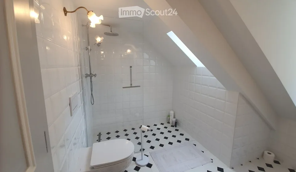 Prächtiges möbliertes Zimmer von hohem Standard – Foto 5 von 5