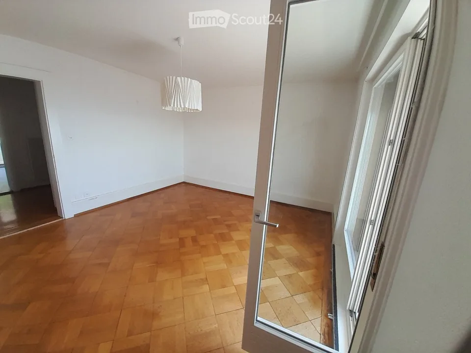 Prächtige 4-Zimmer-Wohnung, Saars 8, 5. Stock, Panoramablick – Foto 3 von 5