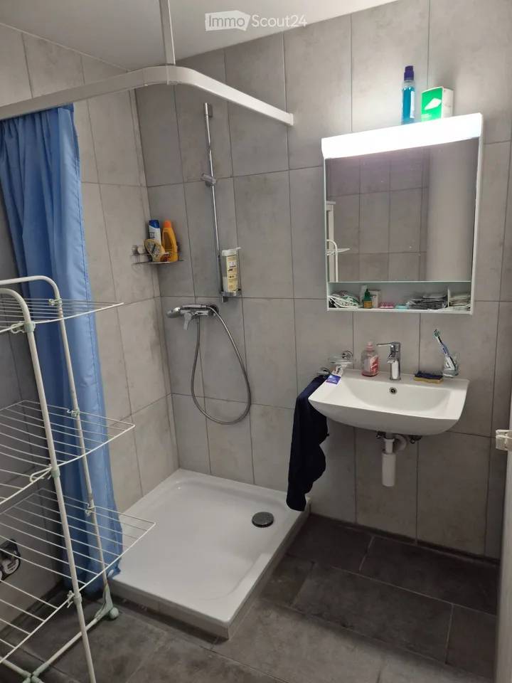 Appartement im Zentrum 42 m² Terrasse Parkmöglichkeit möbliert – Foto 4 von 5