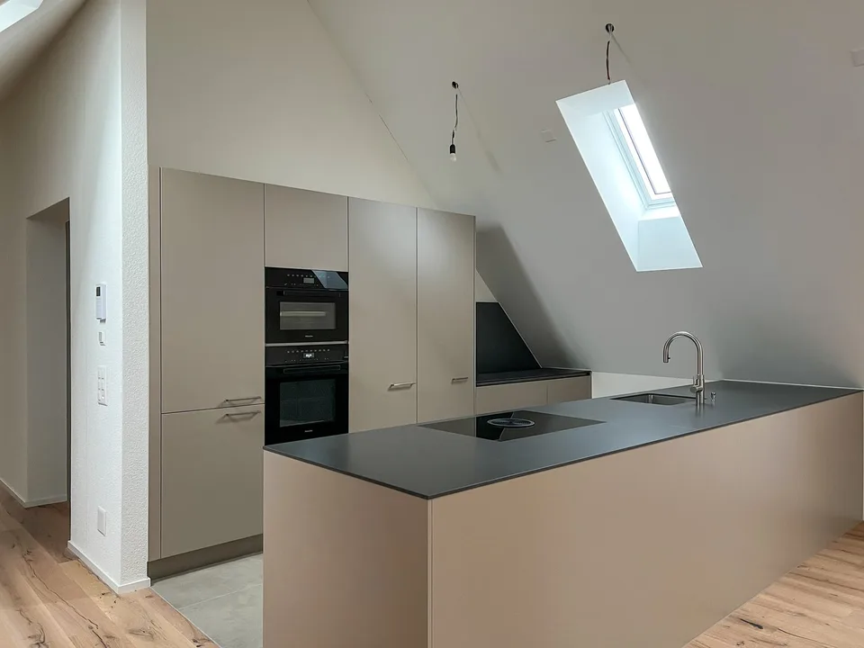 With the elevator directly into the apartment - spacious attic maisonette in front of Zurich's gates – photo 17 of 17