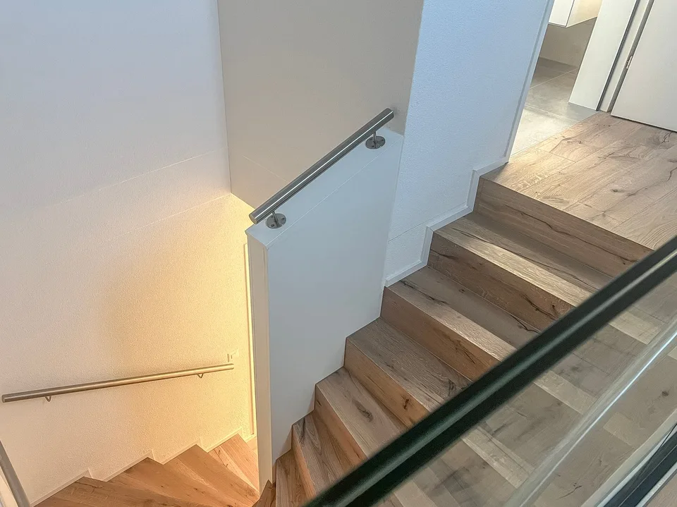 With the elevator directly into the apartment - spacious attic maisonette in front of Zurich's gates – photo 9 of 17
