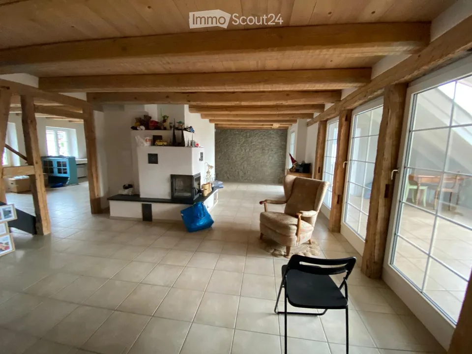 Charmante Altbau-Maisonette mit Loggia, ab sofort frei – Foto 2 von 2