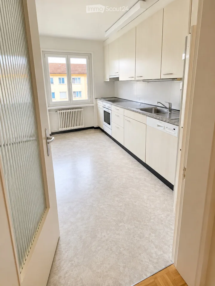 Helle 3 Zimmer Wohnung in sehr ruhiger Lage in Wädenswil – Foto 2 von 5