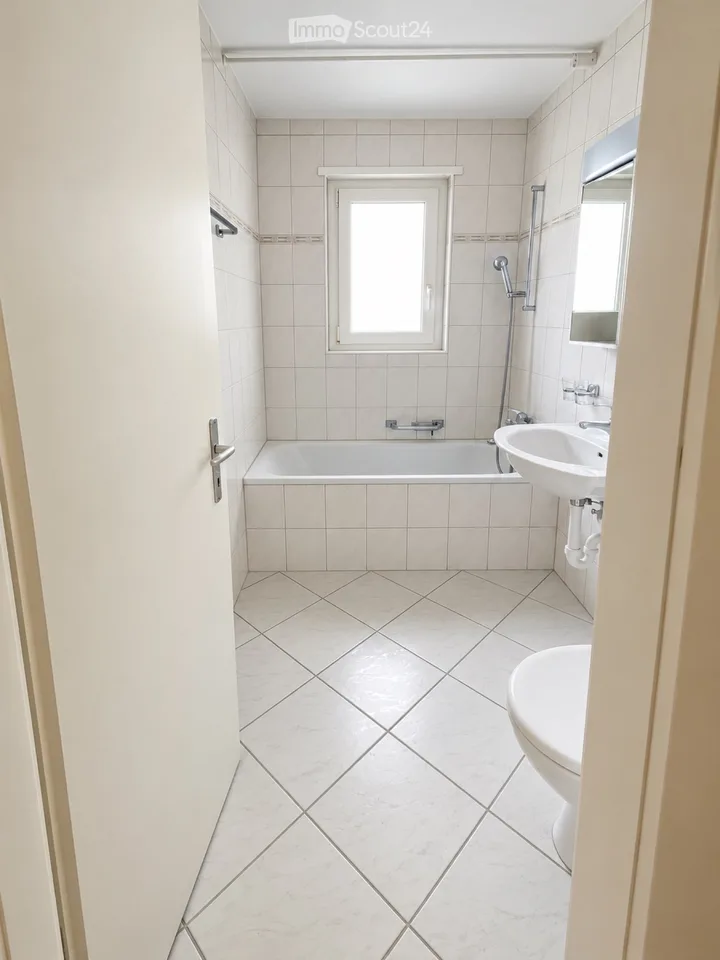 Helle 3 Zimmer Wohnung in sehr ruhiger Lage in Wädenswil – Foto 3 von 5
