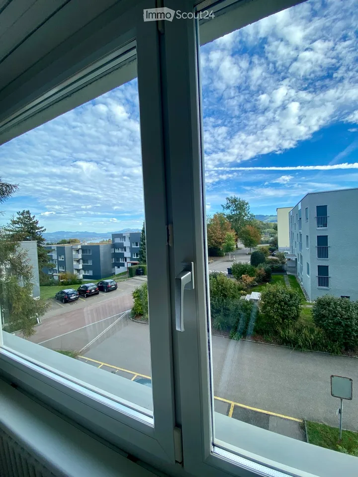 Helle 3 Zimmer Wohnung in sehr ruhiger Lage in Wädenswil – Foto 4 von 5
