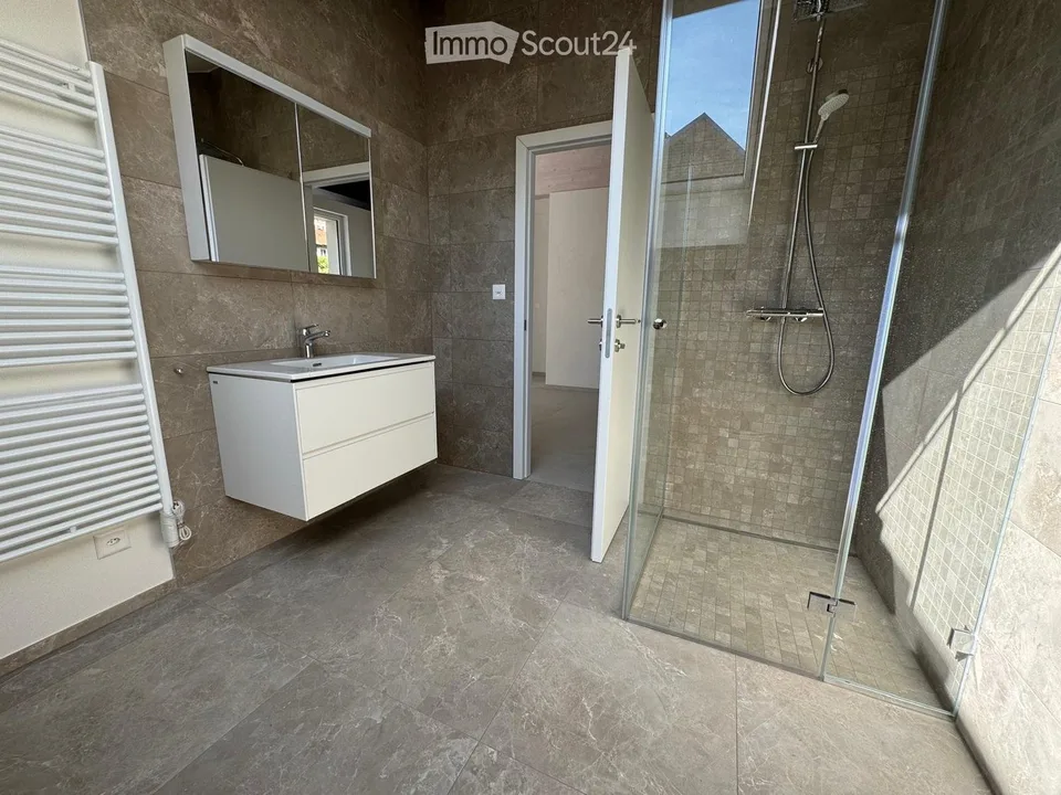 Appartement 3 Zimmer mit hohem Standard im 2. Stock - große Terrasse mit Aussicht – Foto 7 von 13