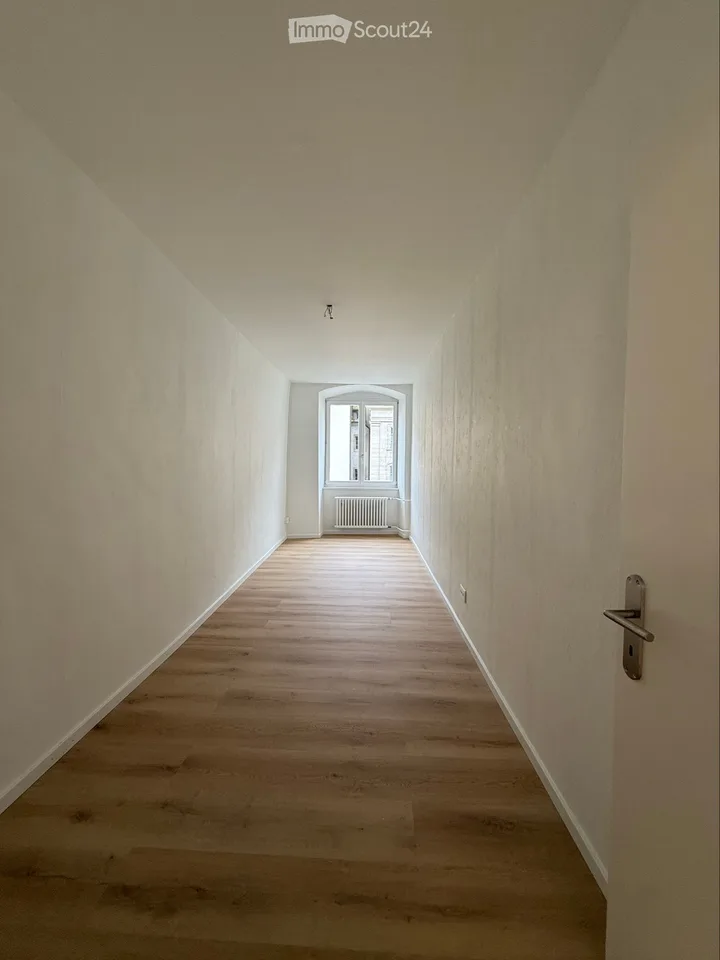 Appartement 2.5 pièces // 2.5 Zimmer-Wohnung – Foto 3 von 5