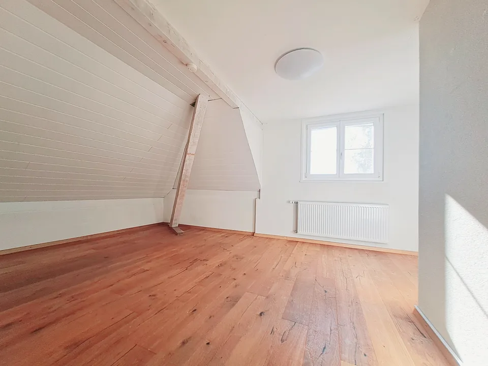 Casa indipendente di 7,5 locali con ampio giardino – foto 11 di 12