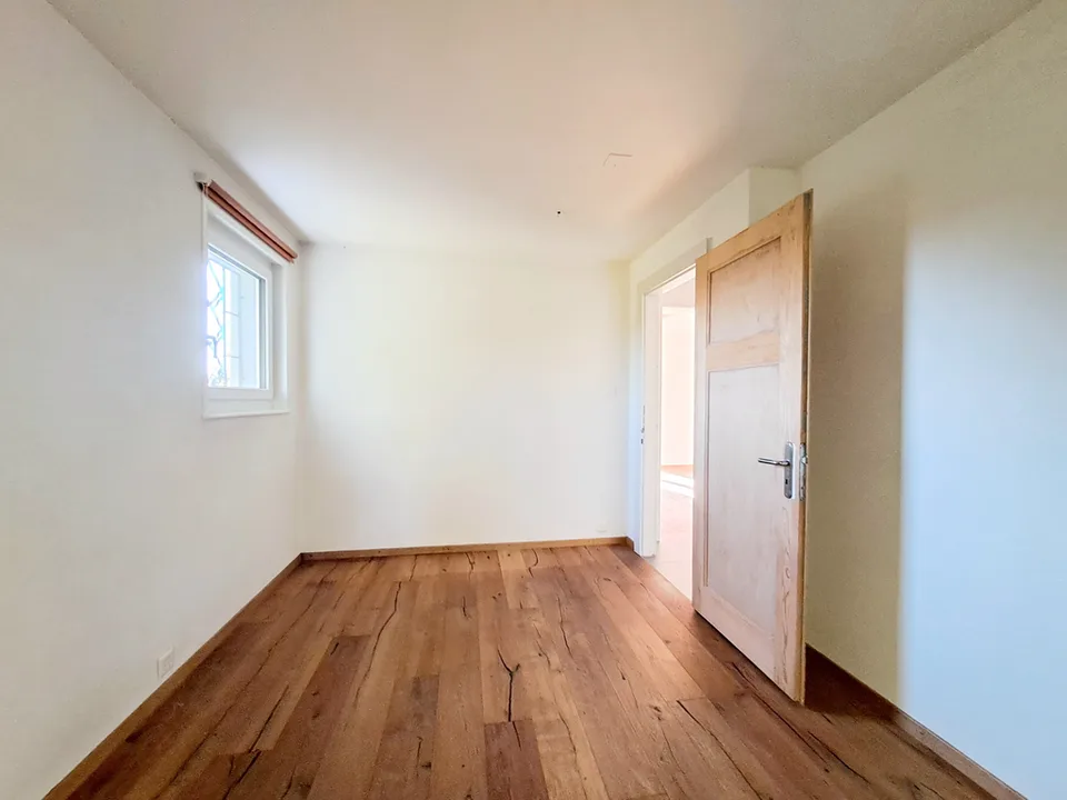 Casa indipendente di 7,5 locali con ampio giardino – foto 8 di 12