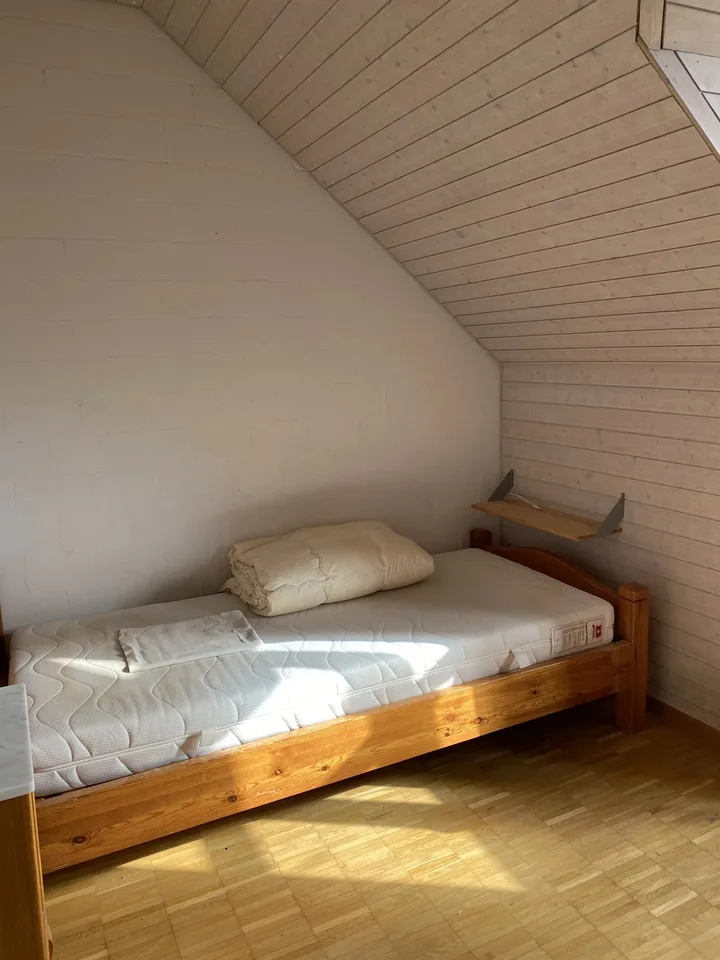 WG-Zimmer in Hünikon Neftenbach – Foto 3 von 3