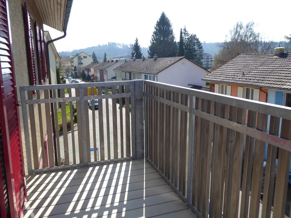 Very bright, sunny 2-room apartment on the 2nd floor – photo 8 of 9
