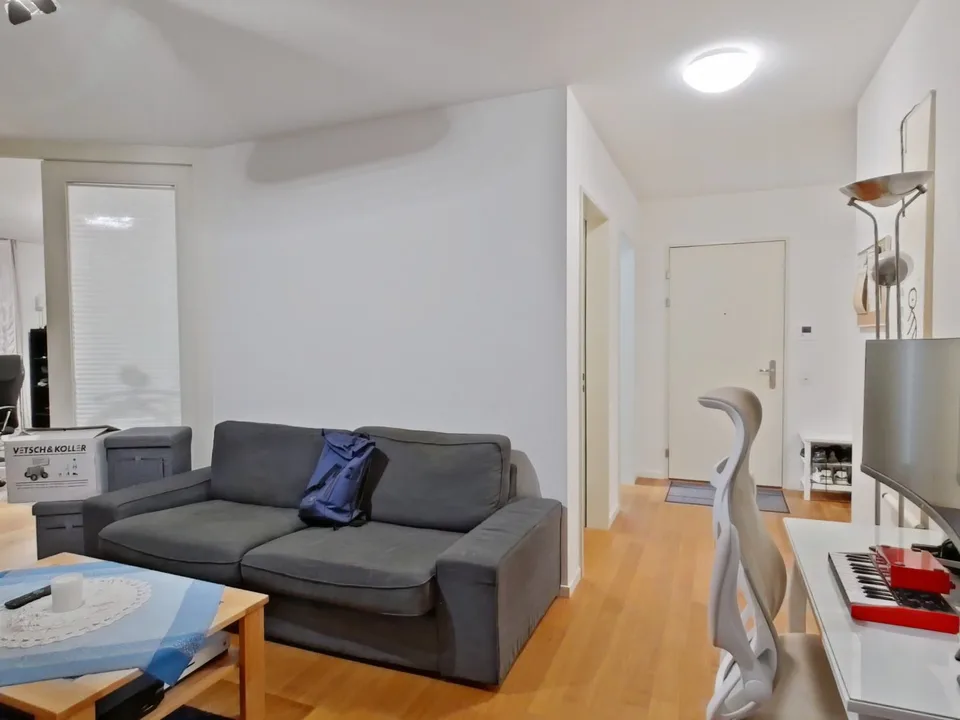 Room in a shared flat in Bonstetten – photo 1 of 14