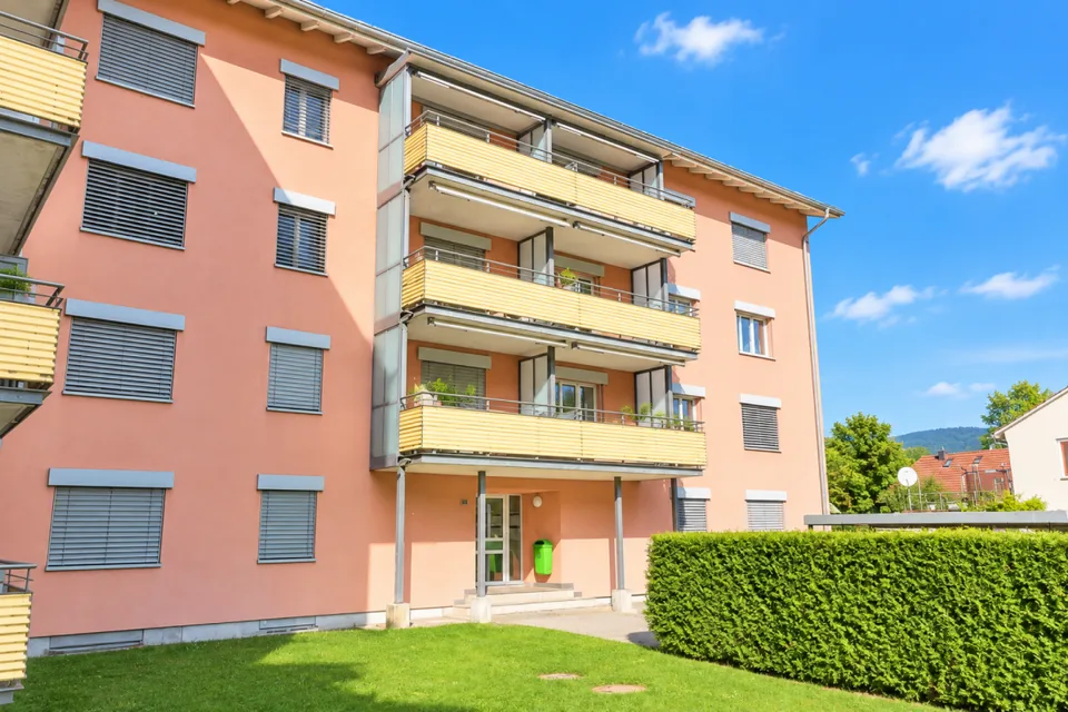 Neu Sanierte 2. Zimmerwohnung zentrale Lage ! – Foto 2 von 11