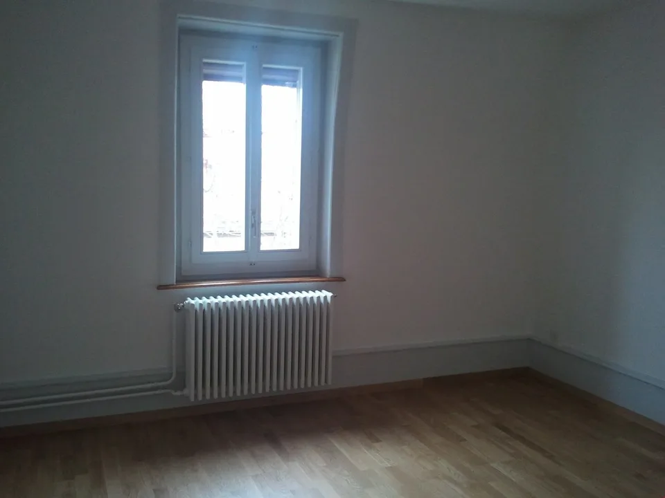 Large 3-room apartment ***old building*** – photo 7 of 9