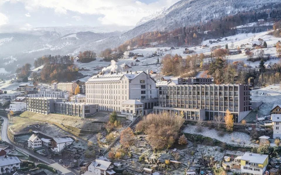 Möbliertes Industrieloft 112m2, 59m2 Terrasse, Mels (12 Mt.) – Foto 6 von 13