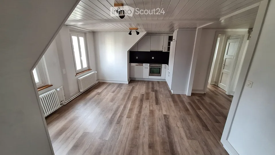 2,5 Zimmer renoviert mit Garten in Delémont – Foto 4 von 5