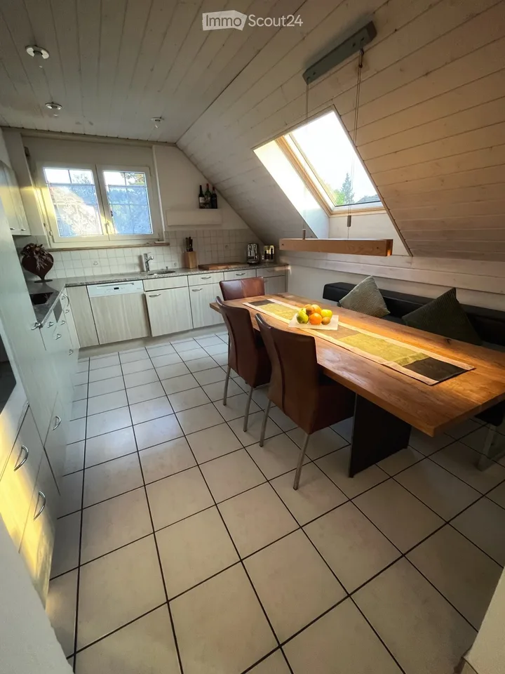 4.5 Zimmwer Dachwohnung in EFH nähe Aare – Foto 2 von 5