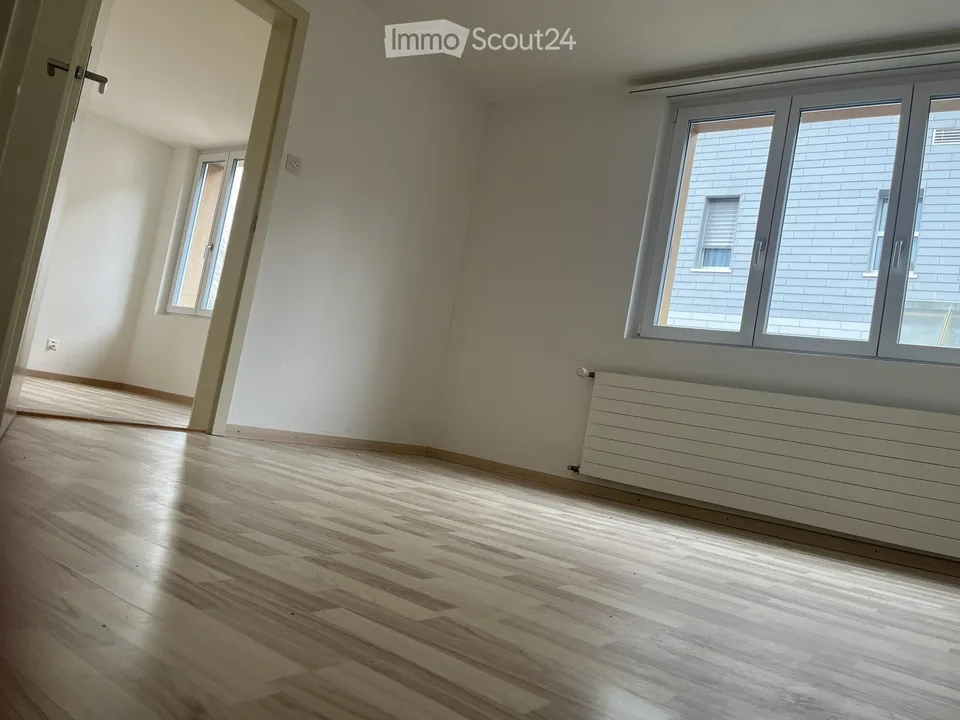 Viel Platz zum fairen Preis 3.5-Zi. mit 2 Dachzi. Sitzplatz – Foto 5 von 5