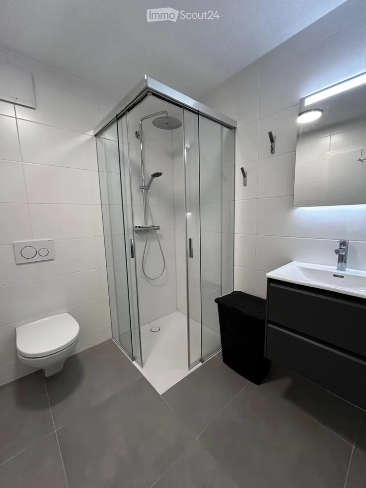 Wohnung 3.5 Zimmer mit 2 Parkplätzen – Foto 4 von 5