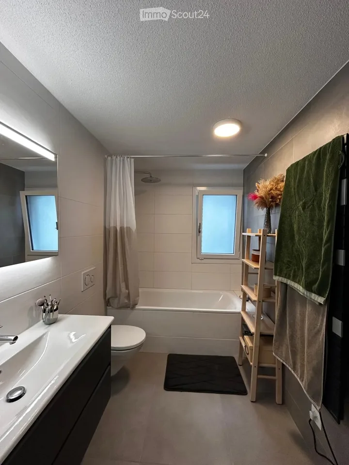 Wohnung 3.5 Zimmer mit 2 Parkplätzen – Foto 3 von 5