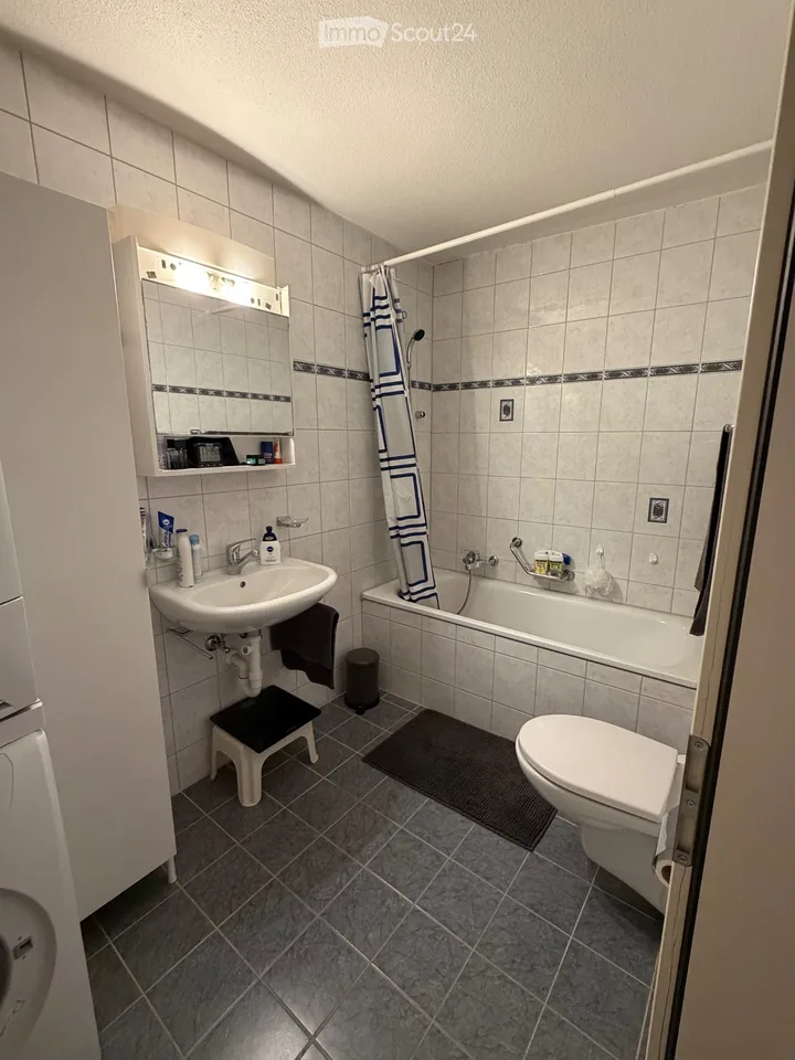 Mansardenwohnung mit 3,5 Zimmern – Foto 3 von 4