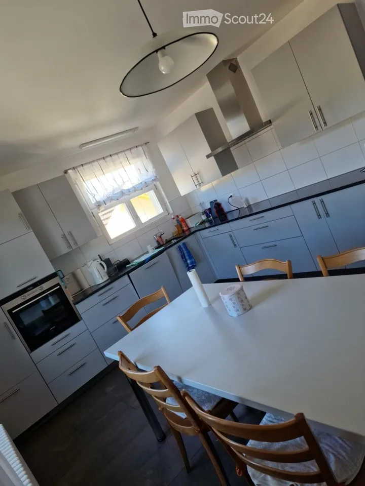 Grosszügige 4,5 Zimmer Wohnung – Foto 2 von 5