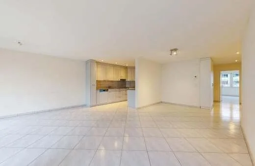 "Moderne 3.5-Zimmer-Wohnung mit sehr schöner Aussicht" – Foto 3 von 5