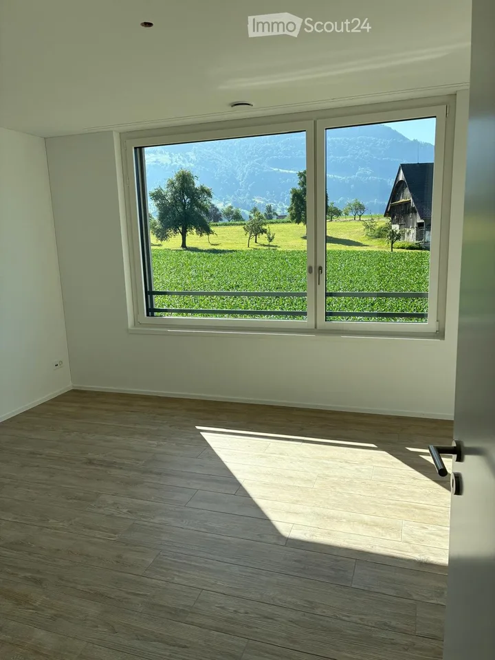 Exklusive Neubauwohnung mit unverbaubarer Sicht – Foto 4 von 10