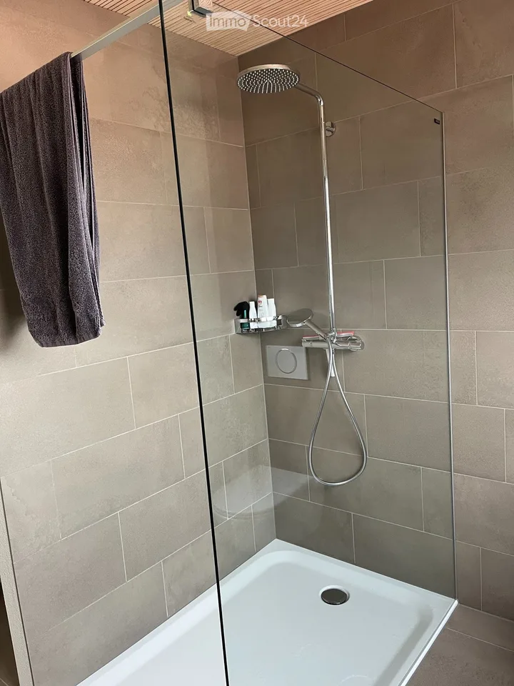 wunderschöne 2.5 Zimmerwohnung inkl. NK und Garagenplatz – Foto 4 von 5