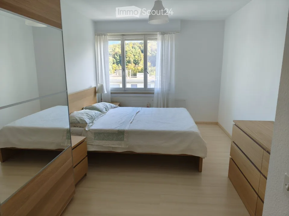Helles 3.5-Zimmer-Apartment mit Balkon in Adliswil – Foto 4 von 5