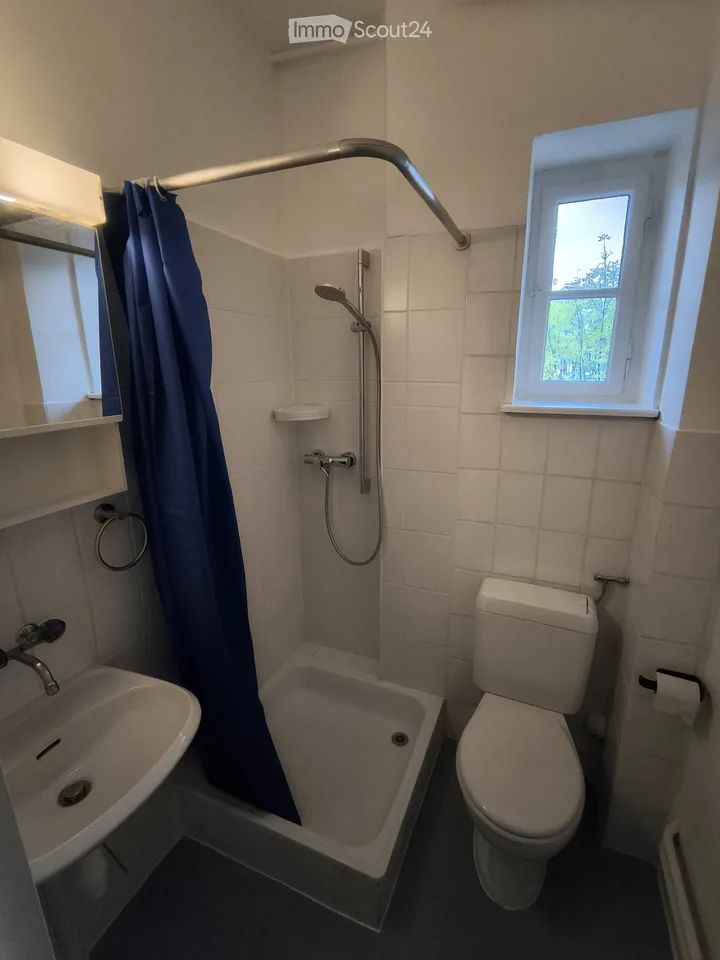2 Zimmer-Wohnung mit Balkon (75 m2) im 1. Obergeschoss – Foto 3 von 5
