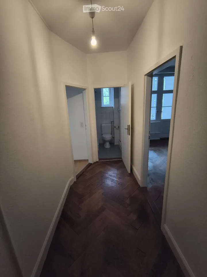 2 Zimmer-Wohnung mit Balkon (75 m2) im 1. Obergeschoss – Foto 2 von 5